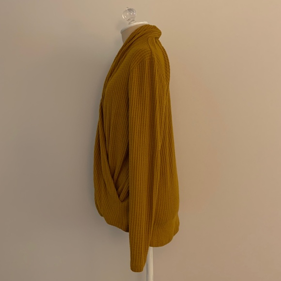 ANTHROPOLOGIE AKEMI + KIN WOODRUFF TOP - Picture 6 of 11